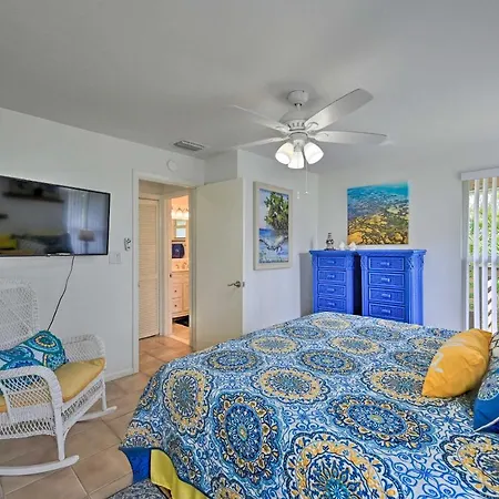 Everglades Getaway With Deck And Water Views!